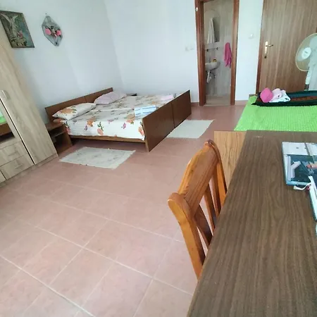 Bed & Breakfast Pavlovic *