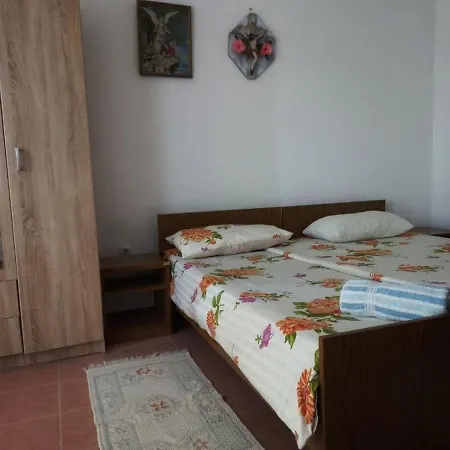 Bed & Breakfast Pavlovic *